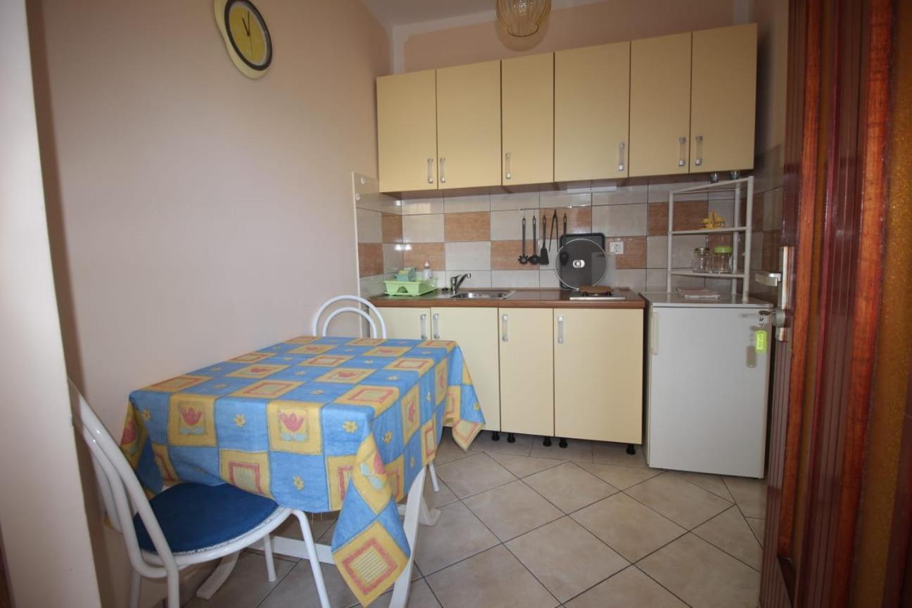 Apartmani Kramar Selce Rum bild